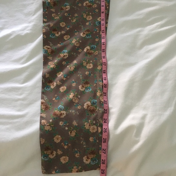 Long Silk Like Pants with Side Pockets Size Med - Picture 4 of 5